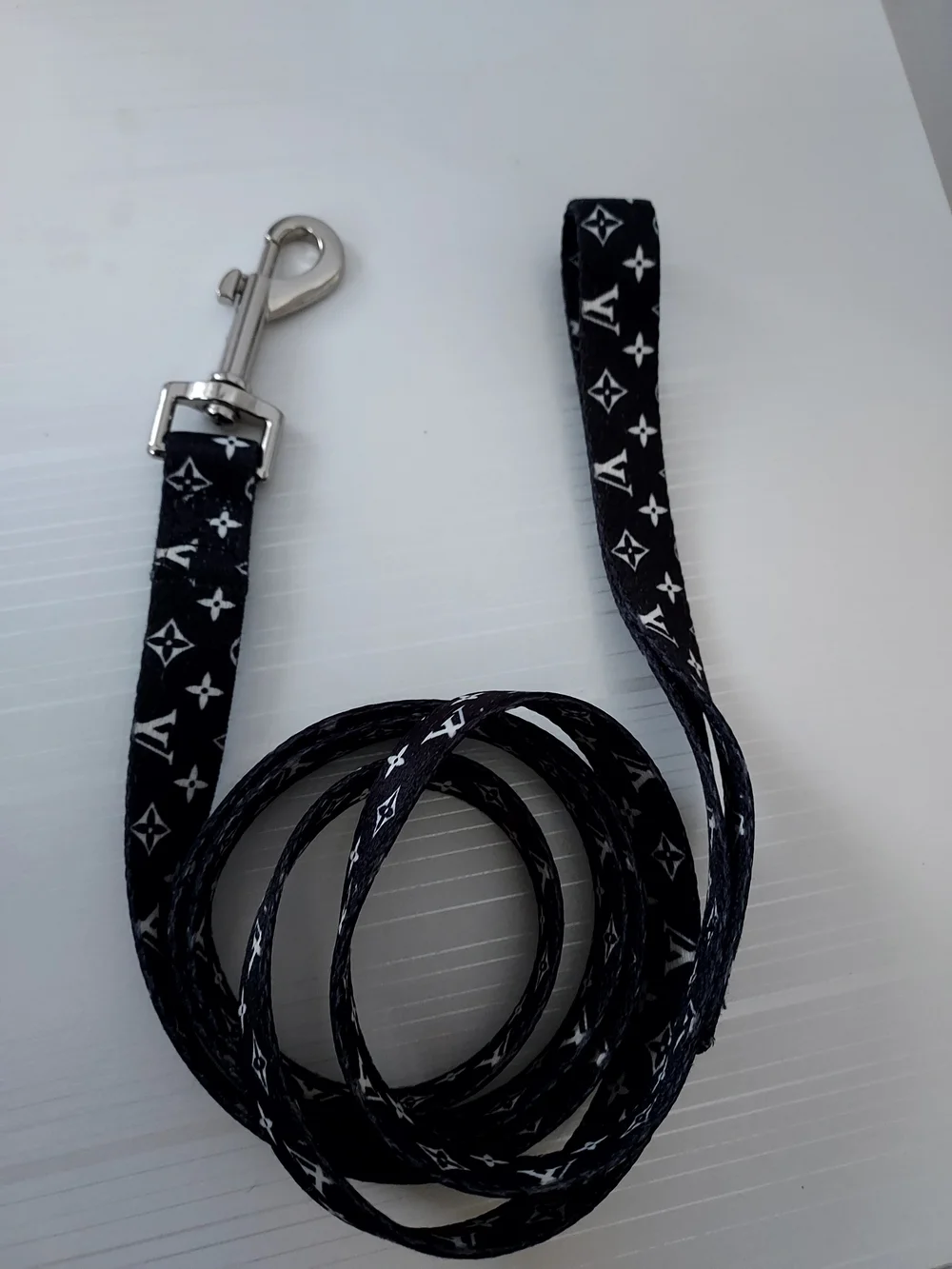 Luxury Pattern Black Dog Collar and Leash Set,  Used